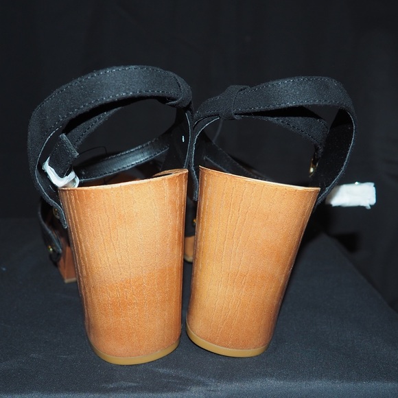 Shoes - Picture 4 of 7